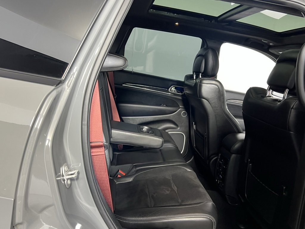 Used 2020 Jeep Grand Cherokee SRT image 29