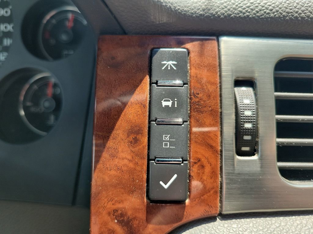 Used 2007 Chevrolet Avalanche LT w/ LT Preferred Equipment Group AWD/4WD image 21