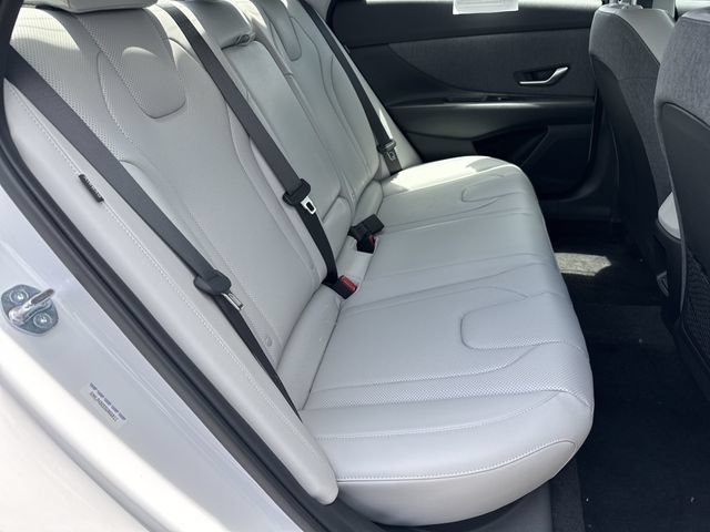 Certified 2025 Hyundai Elantra Limited FWD image 15