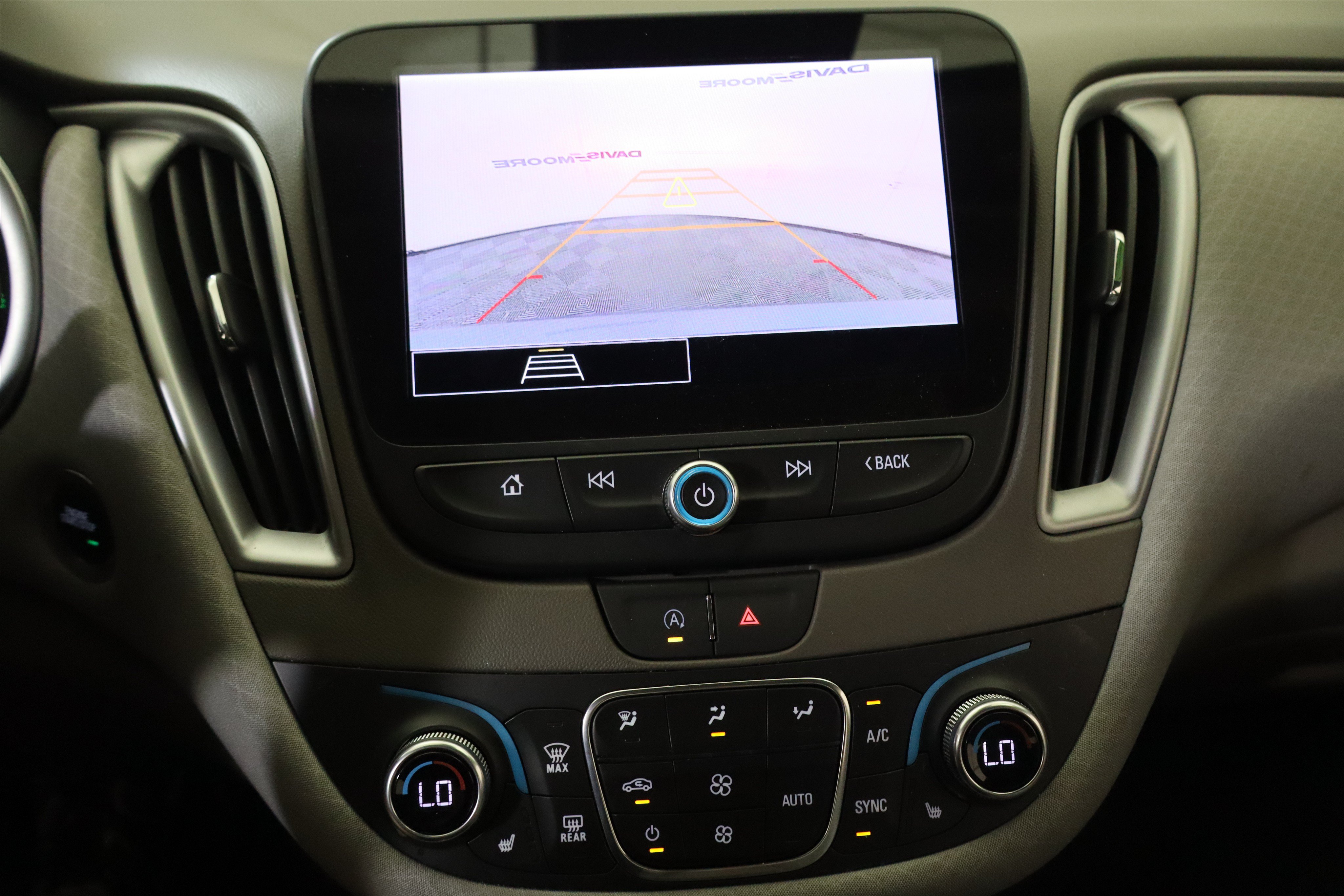 Used 2025 Chevrolet Malibu LT FWD image 25