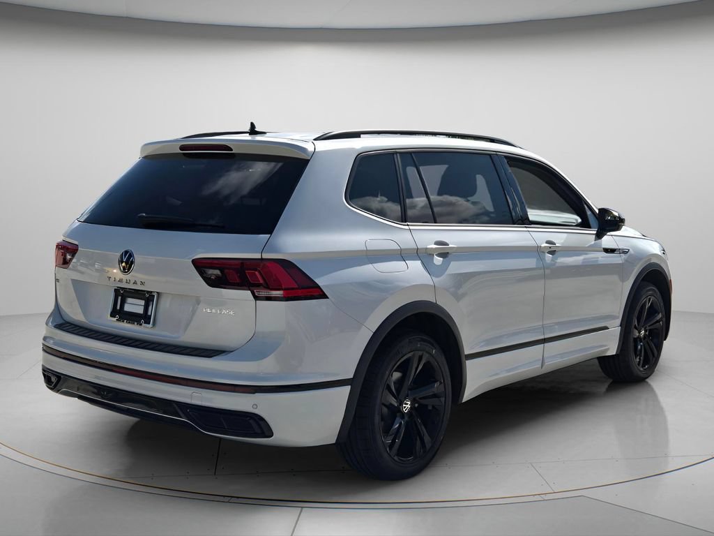 Certified 2024 Volkswagen Tiguan SE R-Line FWD image 7