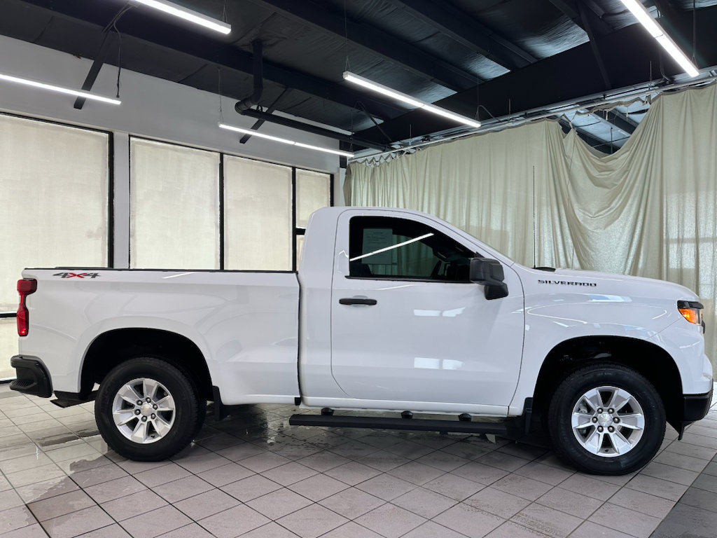 Used 2024 Chevrolet Silverado 1500 W/T w/ WT Value Package AWD/4WD image 3