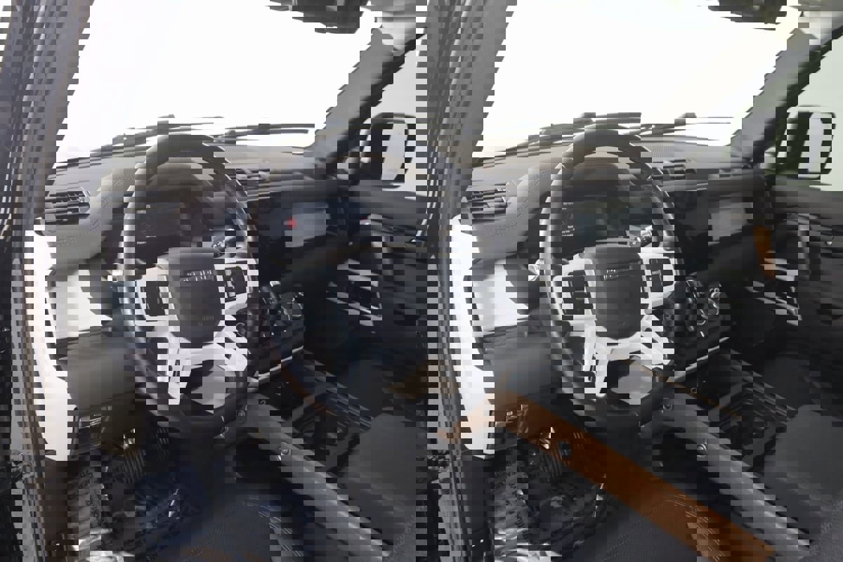 Used 2022 Land Rover Defender 110 SE image 27