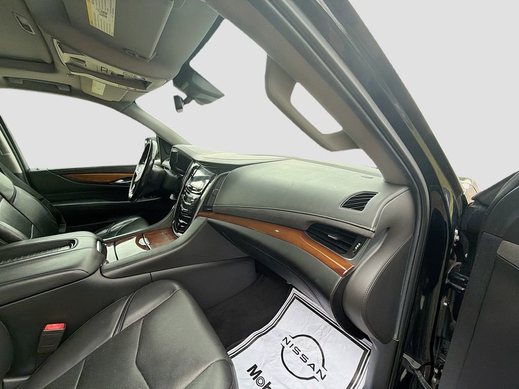 Used 2019 Cadillac Escalade ESV Luxury AWD/4WD image 32