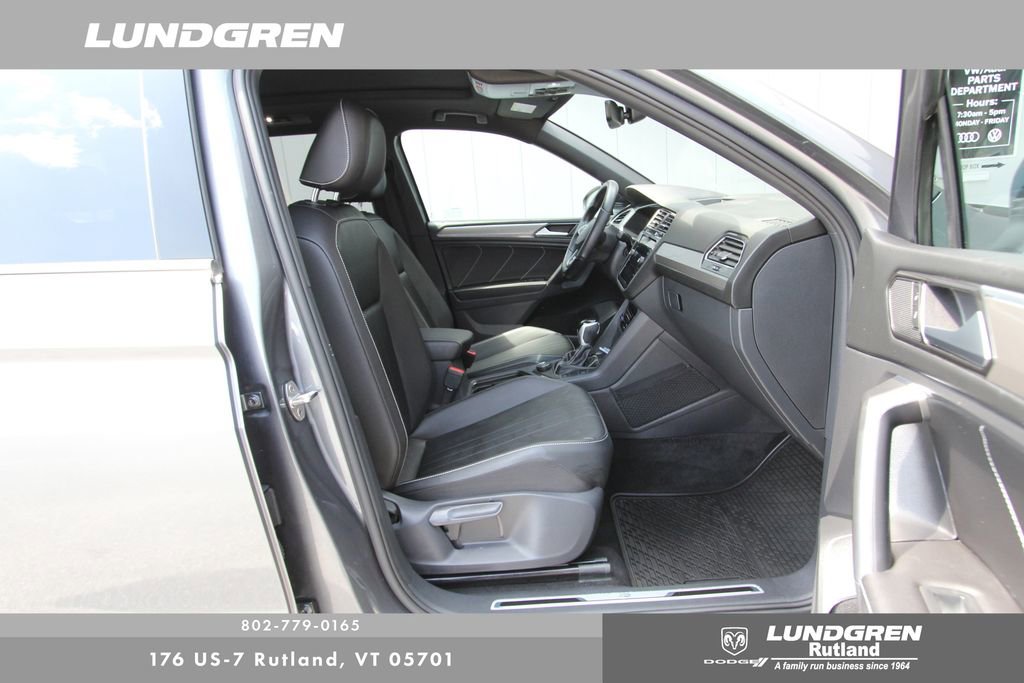 Used 2023 Volkswagen Tiguan SE R-Line AWD/4WD image 9