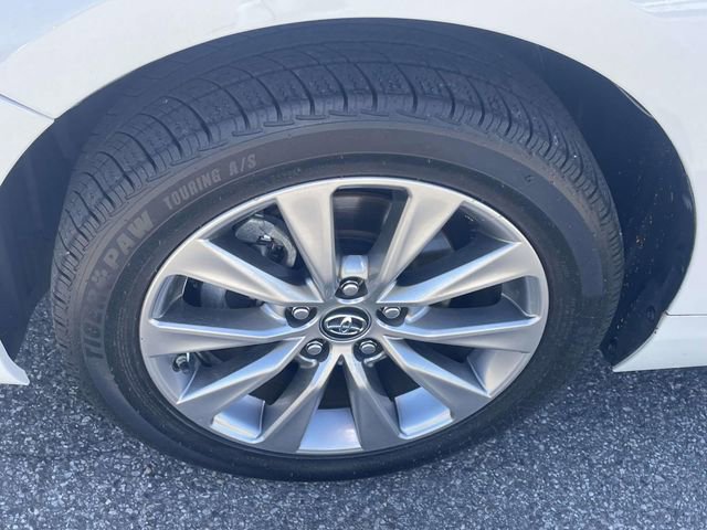 Used 2017 Toyota Camry XLE w/ Moonroof Package image 11