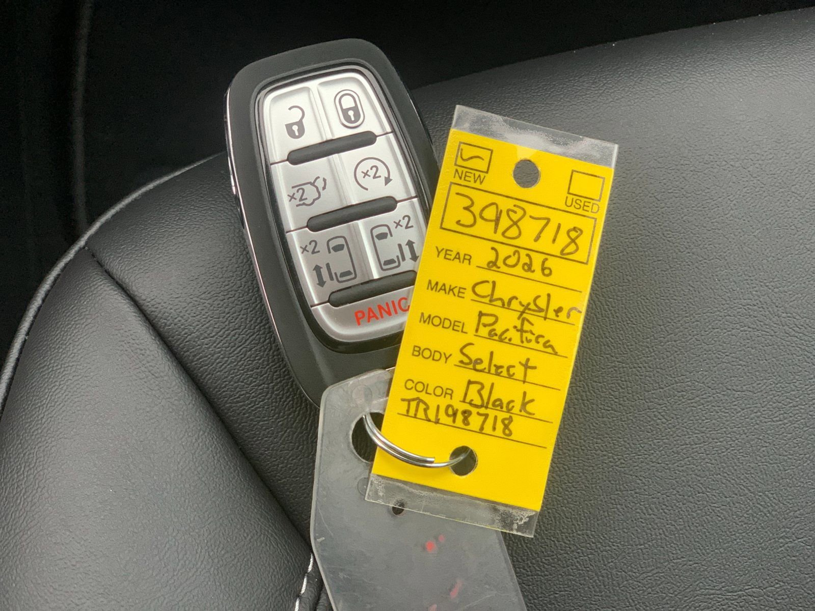 New 2026 Chrysler Pacifica Select image 9