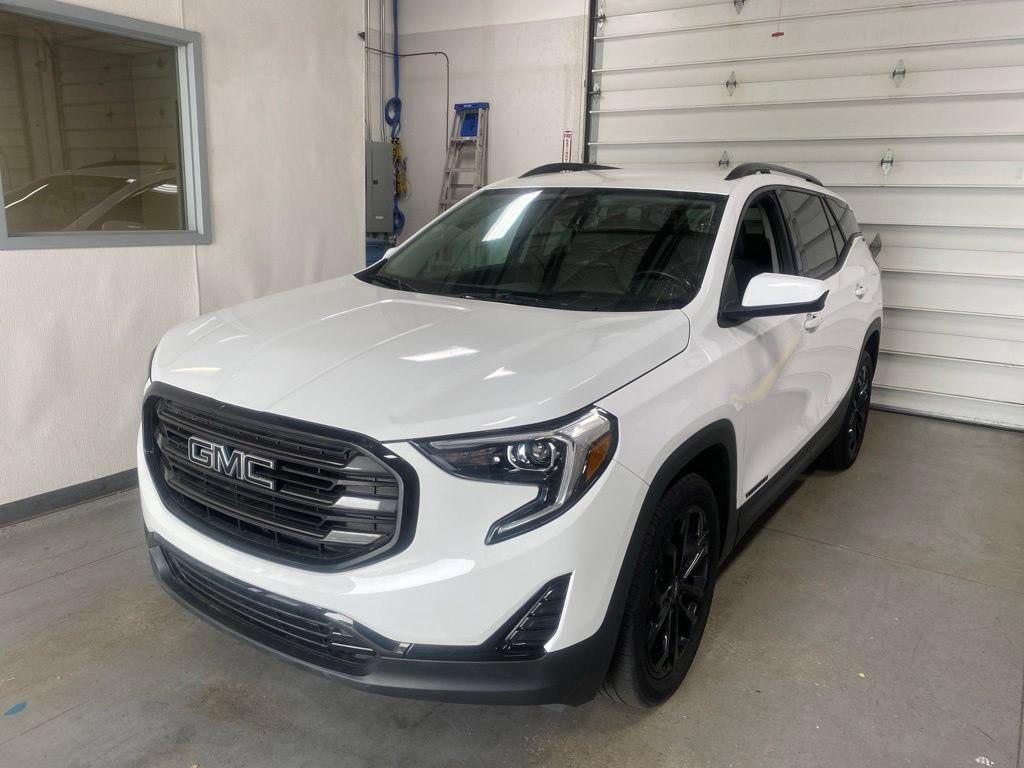 Used 2020 GMC Terrain SLE w/ Elevation Edition FWD image 2