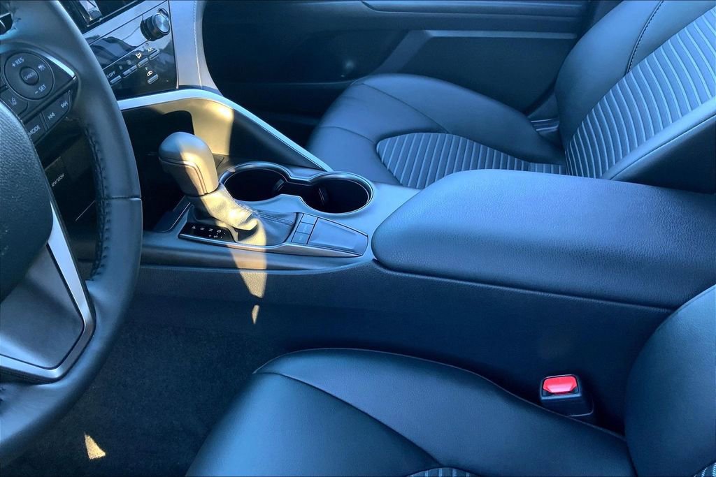 Used 2023 Toyota Camry SE image 20