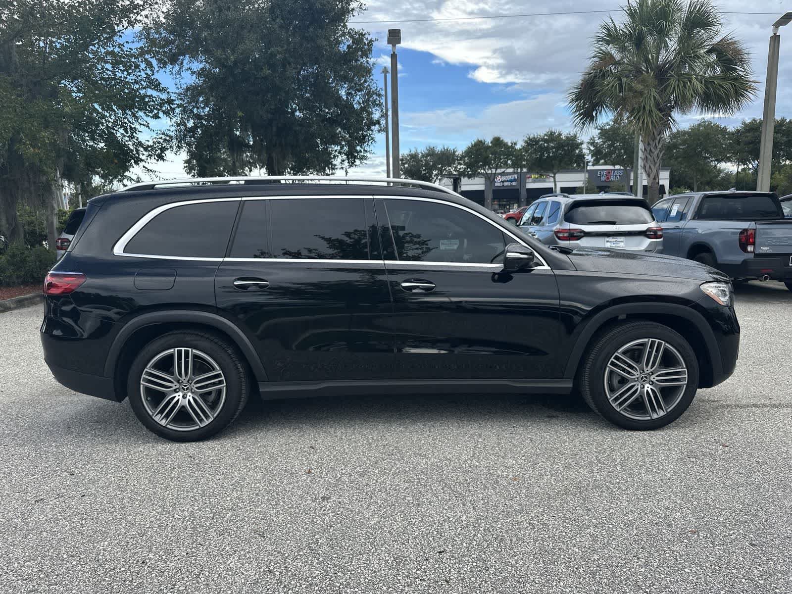 Used 2025 Mercedes-Benz GLS 450 4MATIC image 7