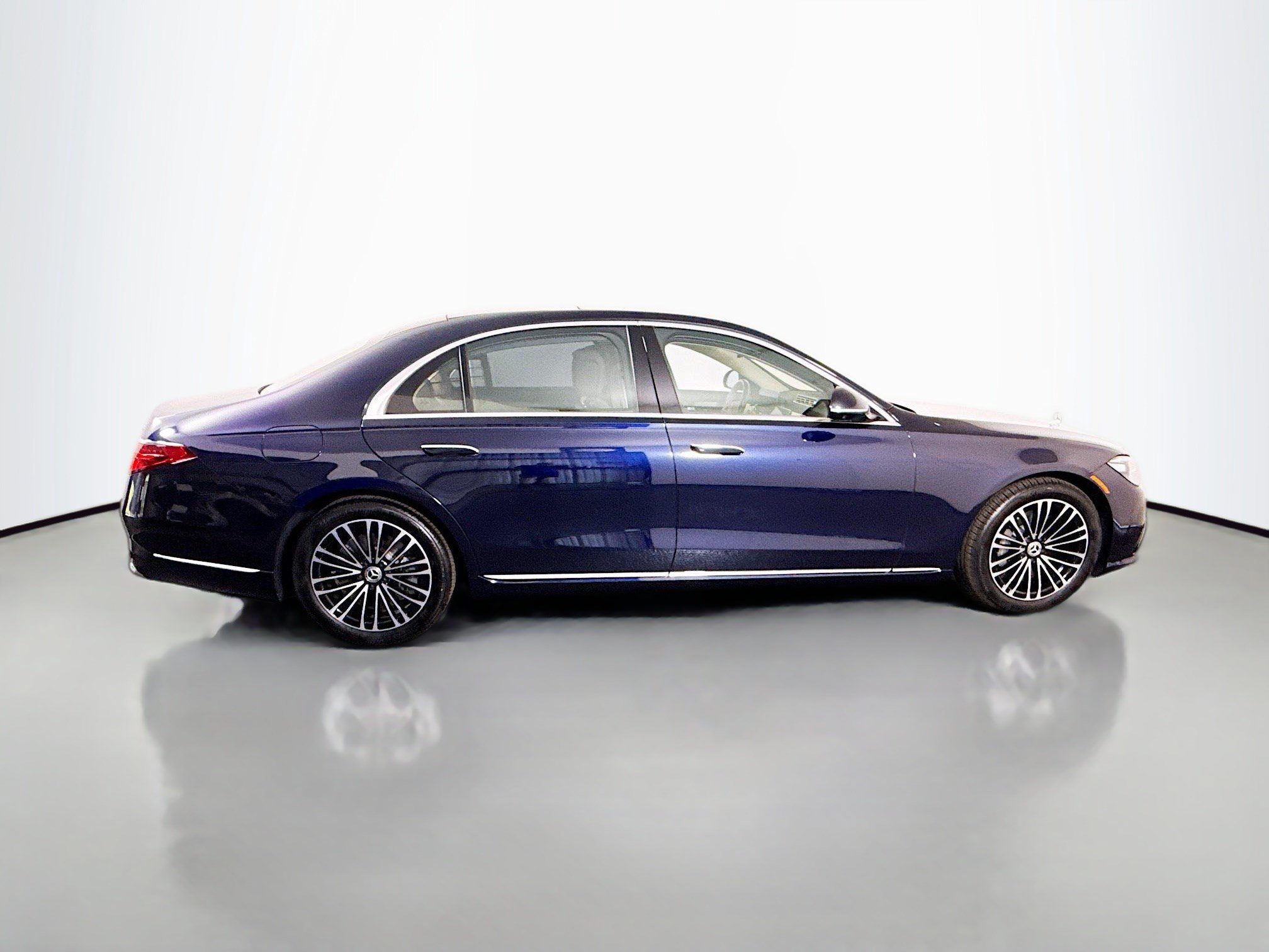 Used 2023 Mercedes-Benz S 580 4MATIC Sedan image 11