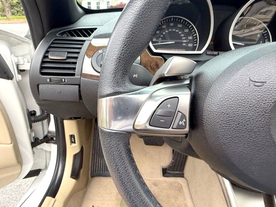 Used 2006 BMW Z4 3.0i RWD image 23