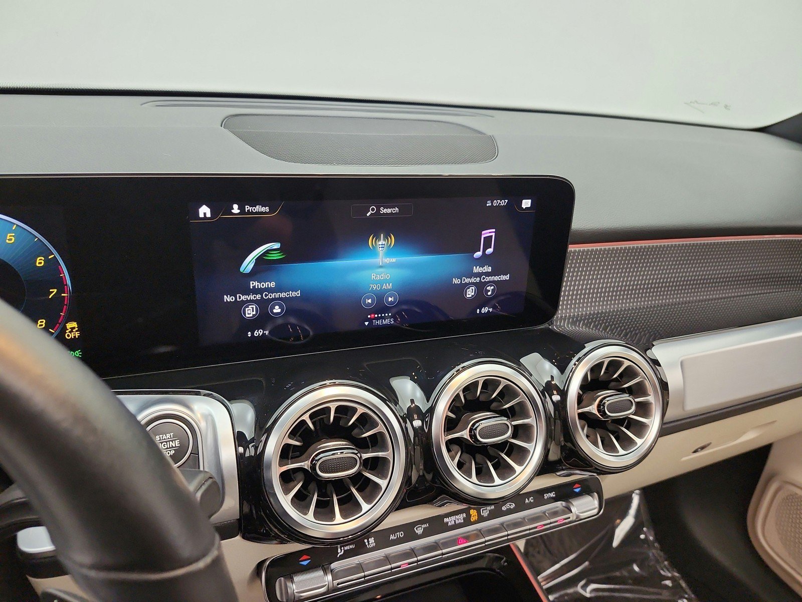 Used 2022 Mercedes-Benz GLB 250 image 14
