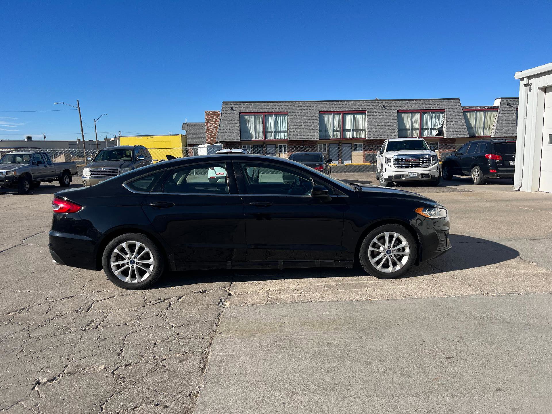 Used 2020 Ford Fusion SE image 6