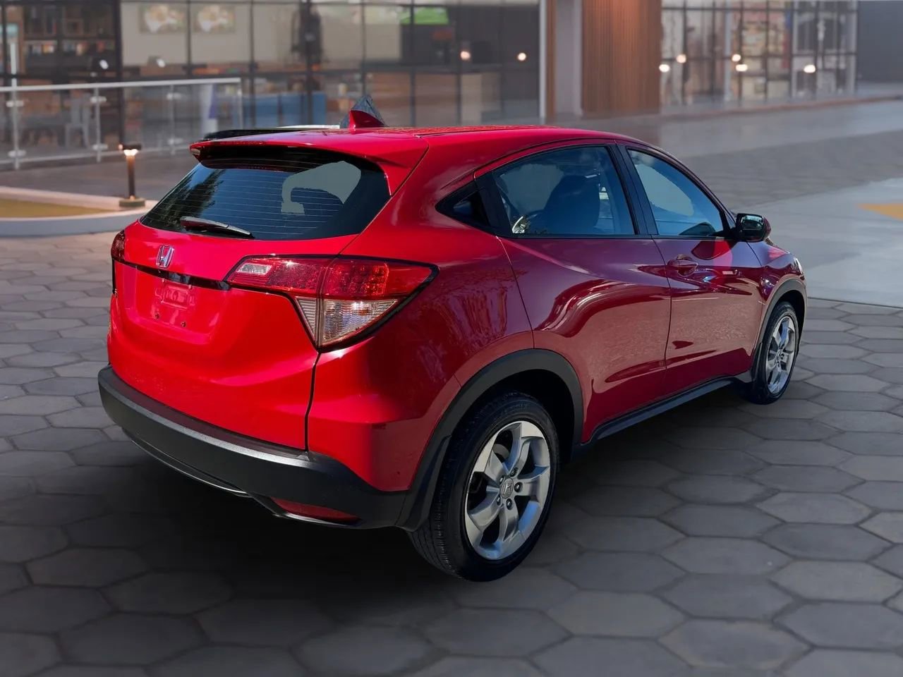 Used 2017 Honda HR-V LX image 3