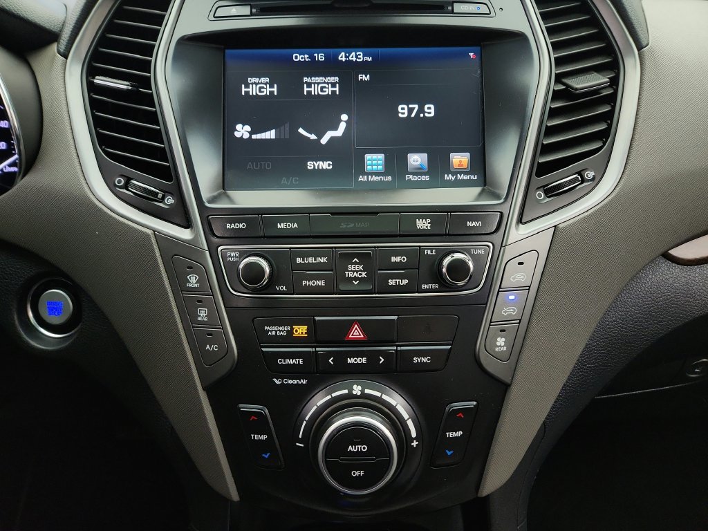 Used 2018 Hyundai Santa Fe Limited AWD/4WD image 16