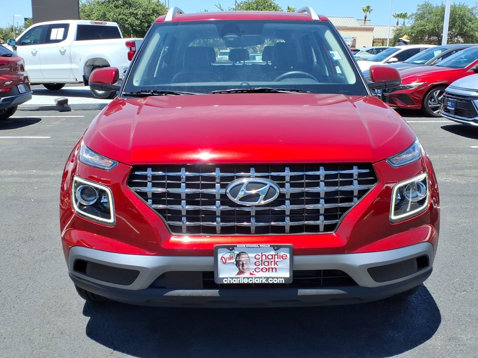 Certified 2025 Hyundai Venue Limited FWD image 8