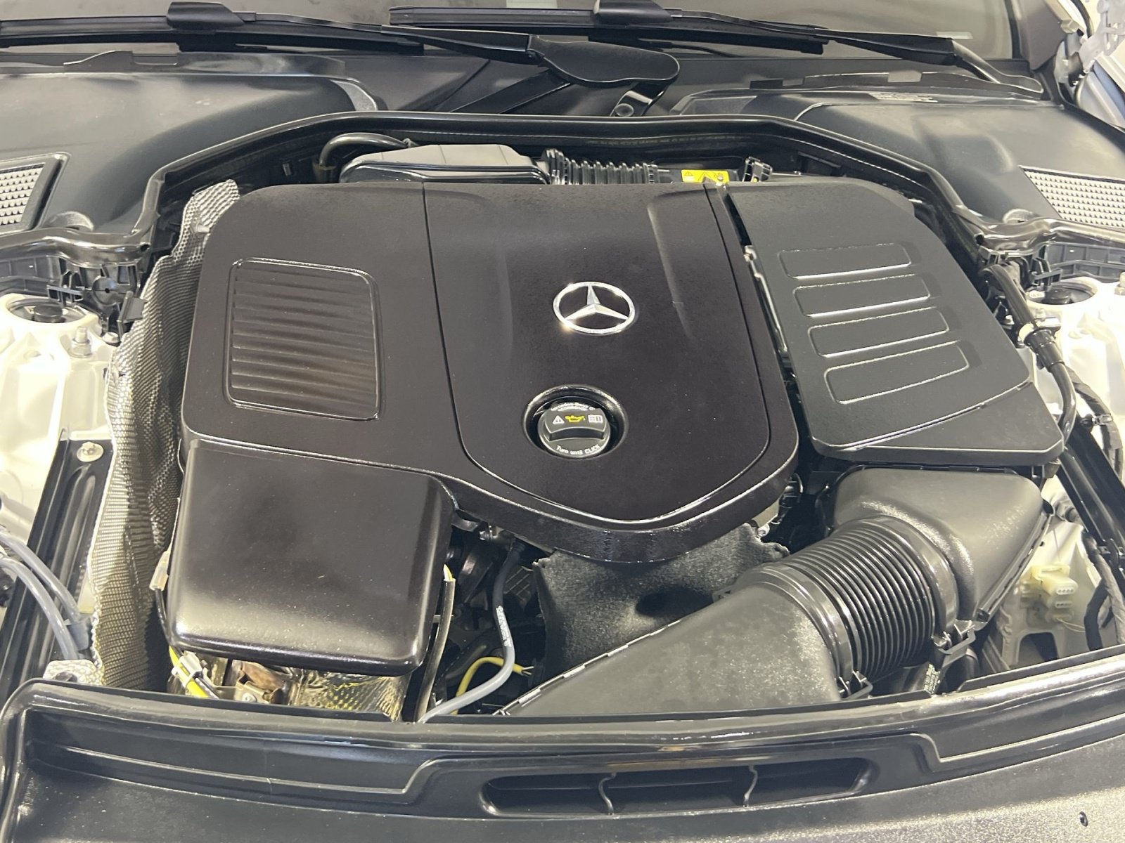 Used 2025 Mercedes-Benz C 300 4MATIC Sedan image 30