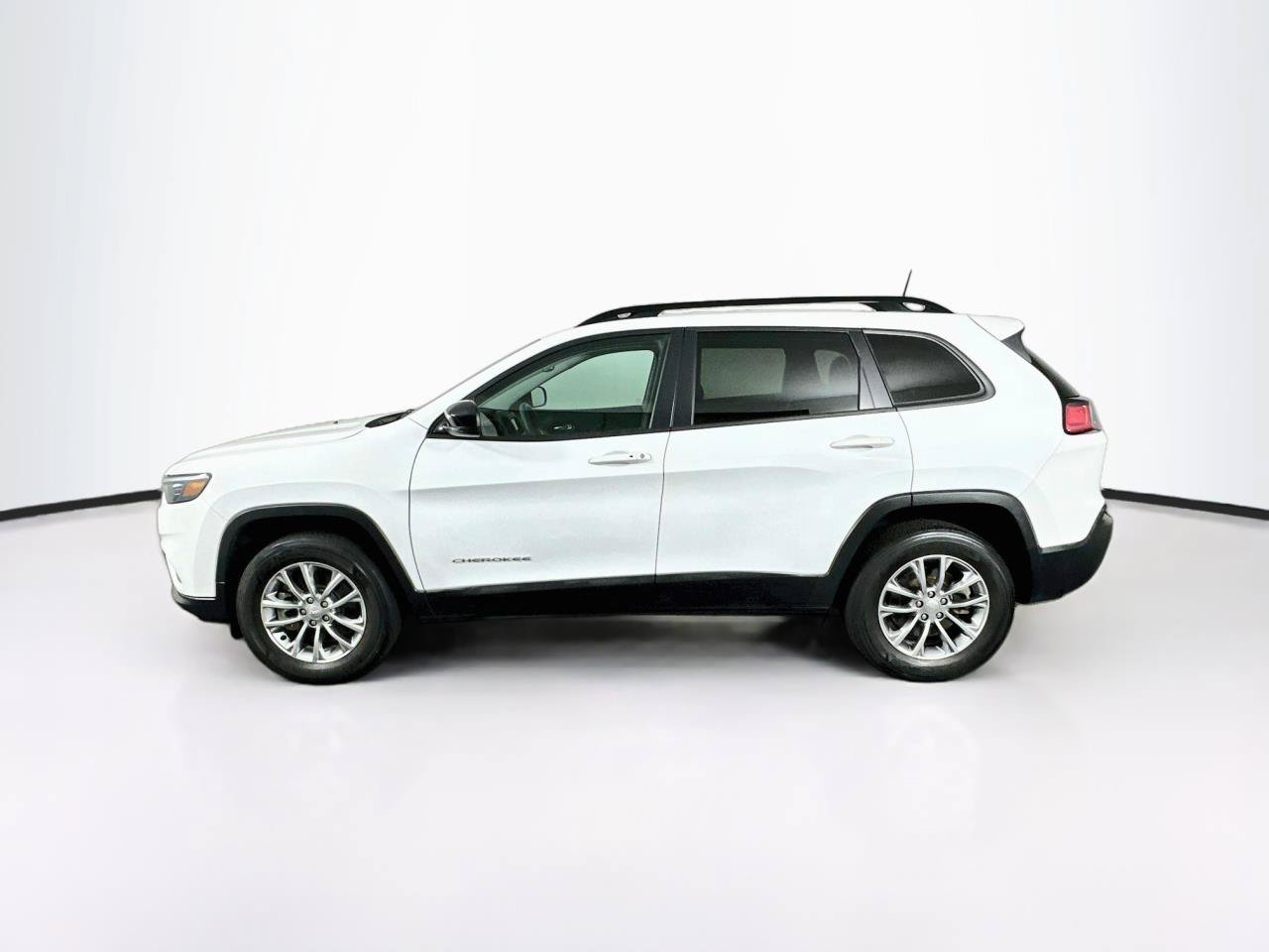 Used 2022 Jeep Cherokee Latitude Lux AWD/4WD image 4