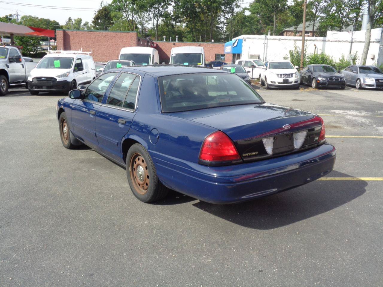 Used 2010 Ford Crown Victoria Police Interceptor RWD image 3
