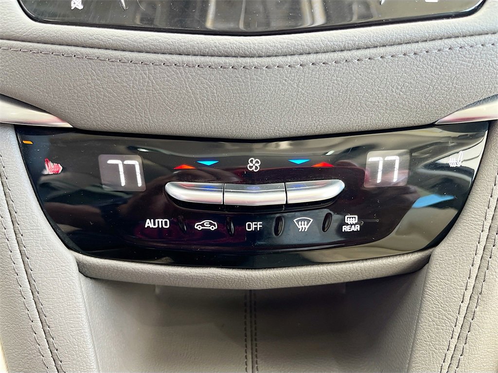 Used 2025 Cadillac XT5 Premium Luxury w/ LPO, ONYX Package image 16