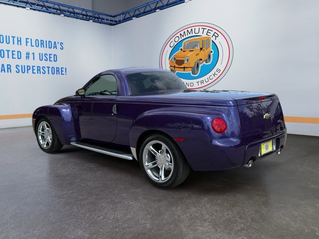 Used 2004 Chevrolet SSR w/ Preferred Equipment Group RWD image 12
