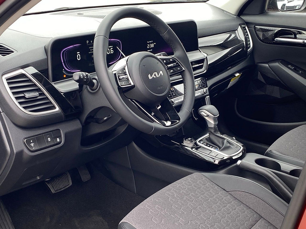 New 2026 Kia Seltos S FWD image 12