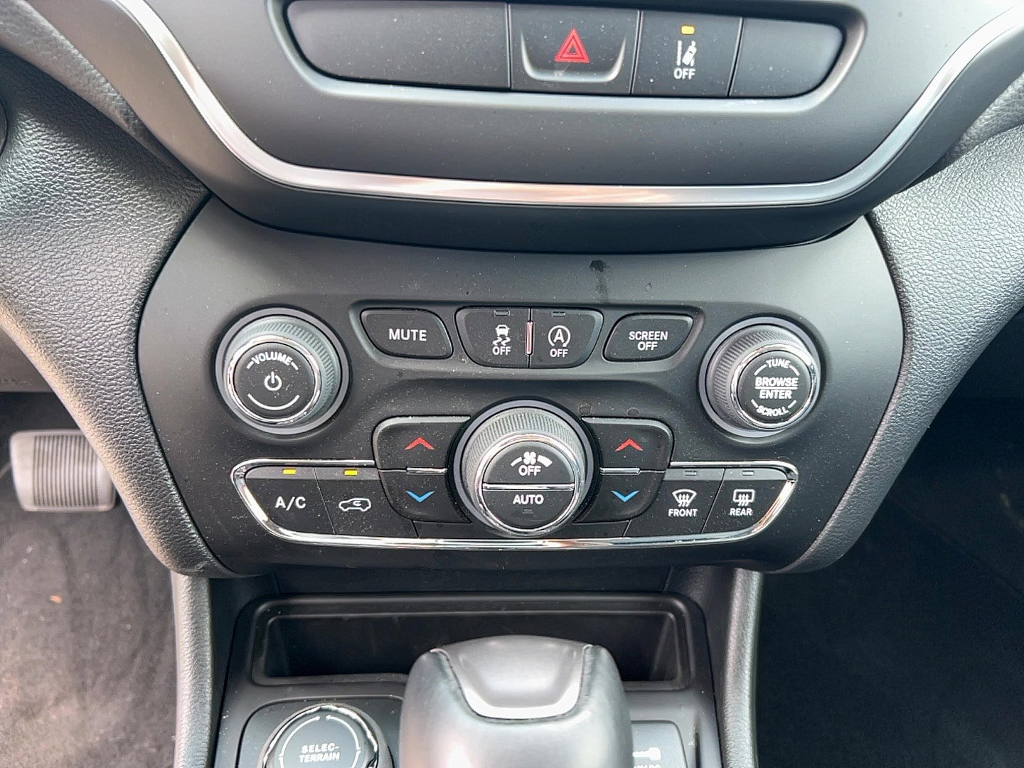 Used 2022 Jeep Cherokee Latitude Lux AWD/4WD image 18