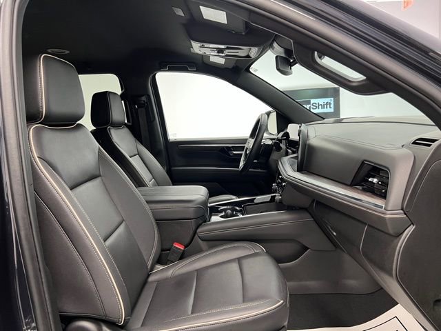 Used 2025 Chevrolet Suburban Premier AWD/4WD image 58