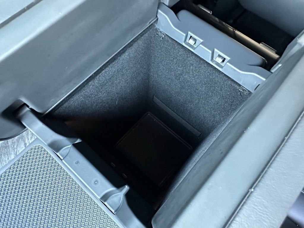 Used 2022 Rivian R1S Adventure image 61