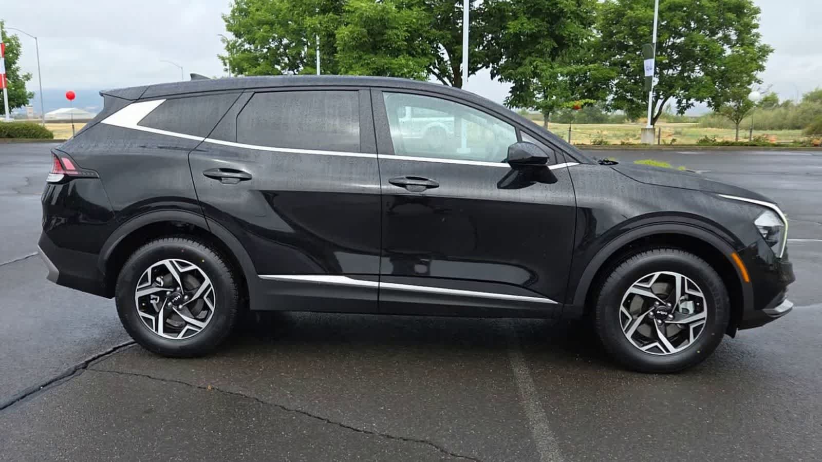 Used 2023 Kia Sportage LX AWD/4WD image 9