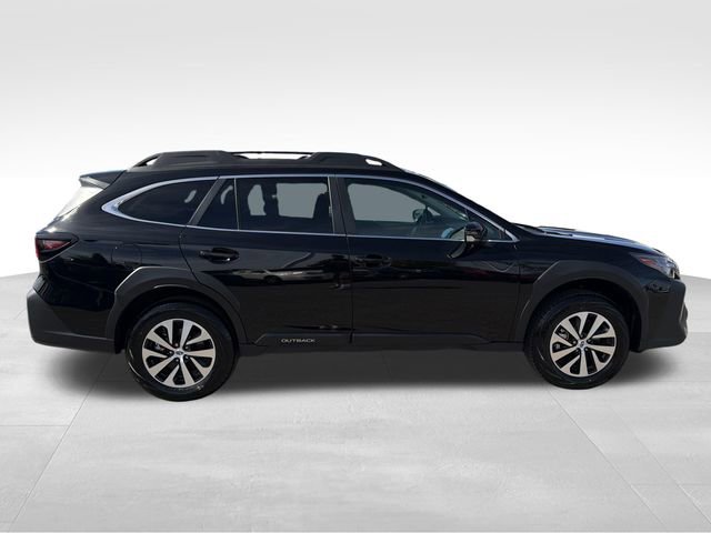 Used 2025 Subaru Outback Premium image 8