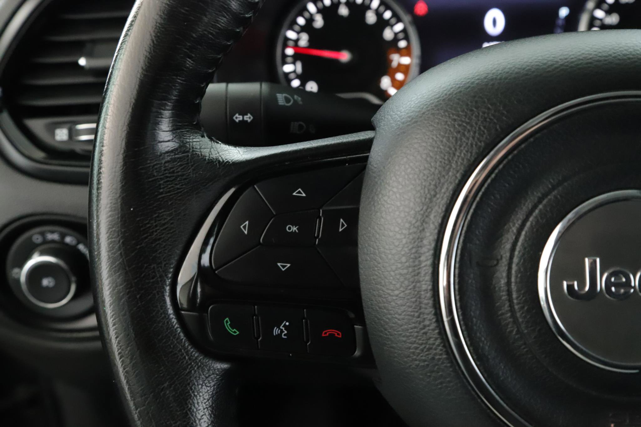 Used 2017 Jeep Renegade Altitude image 10