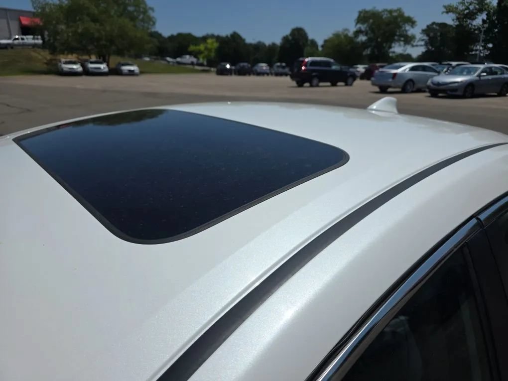 Used 2019 Honda Insight Touring image 13