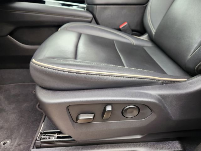 Used 2025 Chevrolet Suburban Premier AWD/4WD image 21