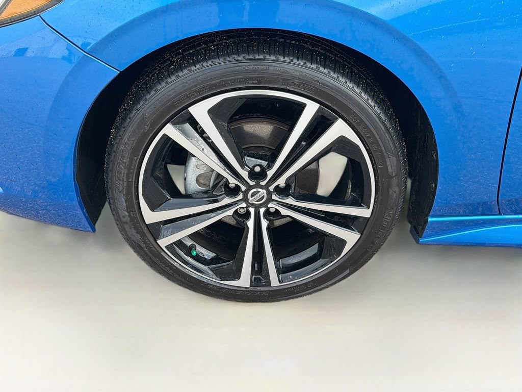 Used 2023 Nissan Sentra SR w/ SR Premium Package FWD image 33