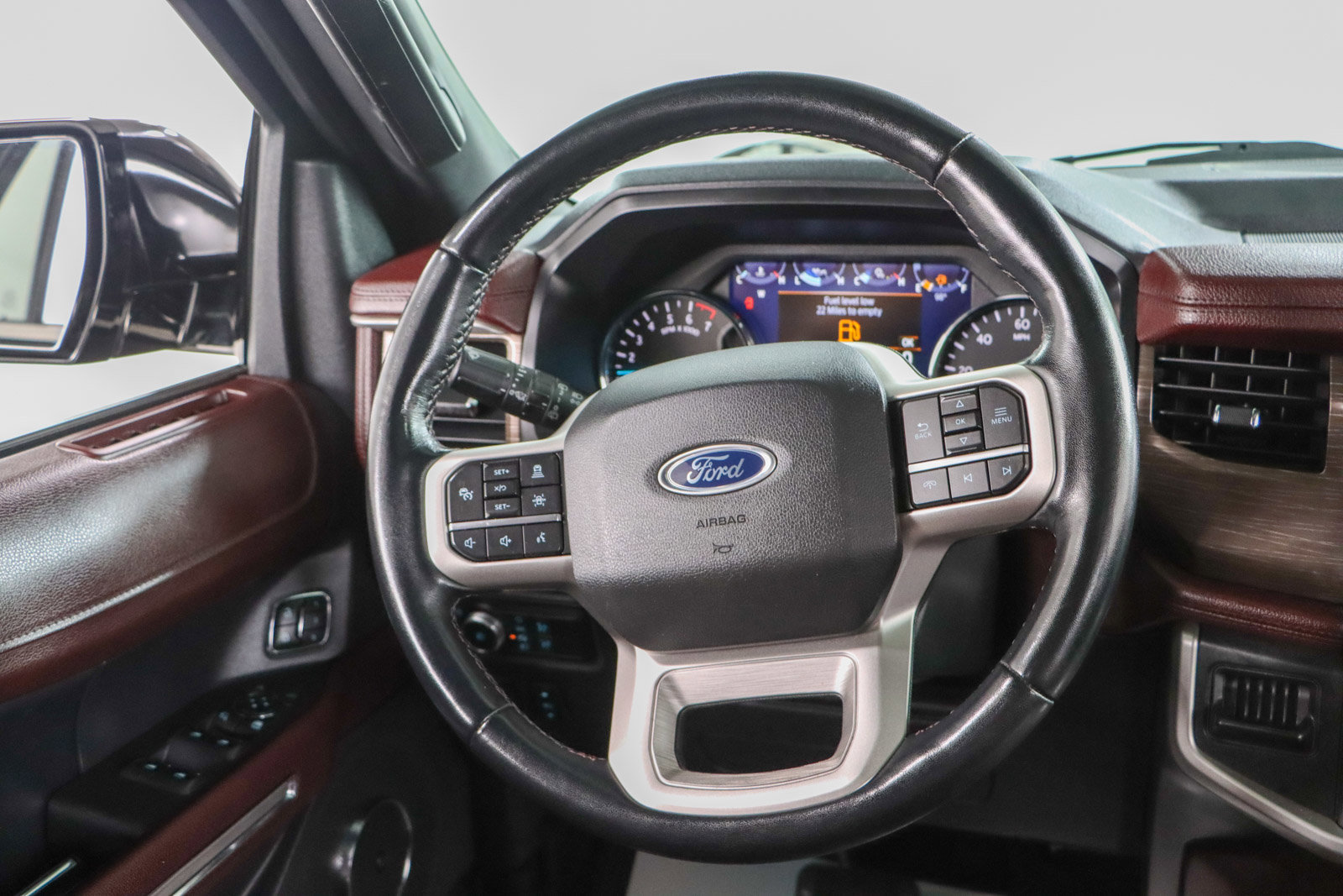 Used 2022 Ford Expedition Limited RWD image 12