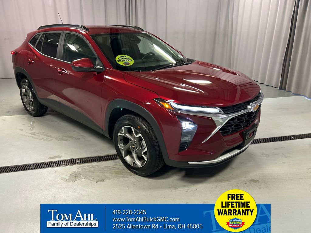 Used 2025 Chevrolet Trax LT w/ LT Convenience Package FWD image 1