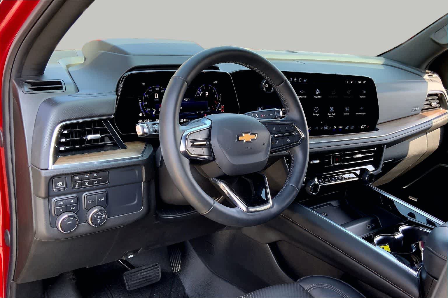 Used 2025 Chevrolet Tahoe High Country AWD/4WD image 39