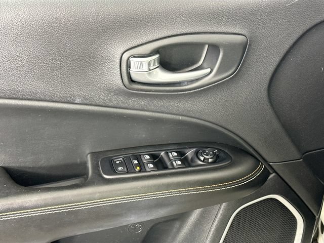 Used 2019 Jeep Compass Latitude AWD/4WD image 22