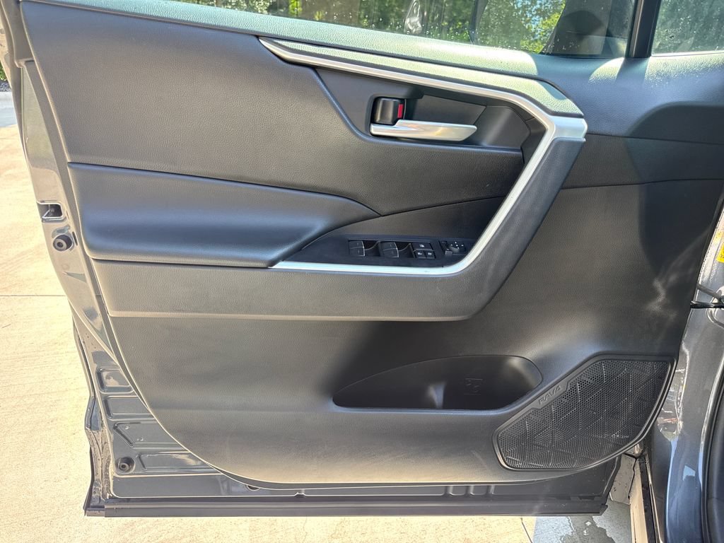Used 2024 Toyota RAV4 XLE FWD image 13