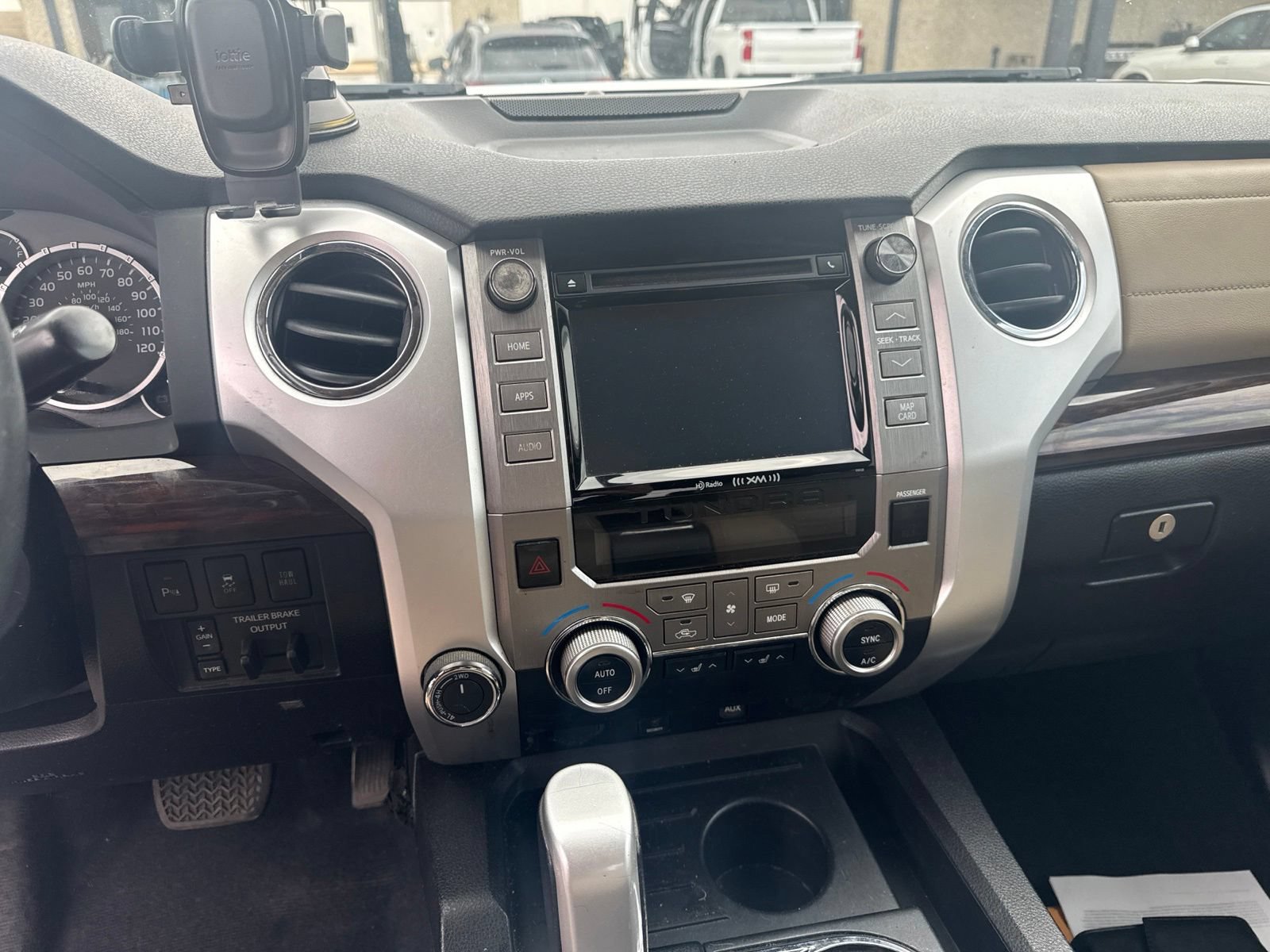 Used 2016 Toyota Tundra Limited w/ Limited Premium Package AWD/4WD image 15