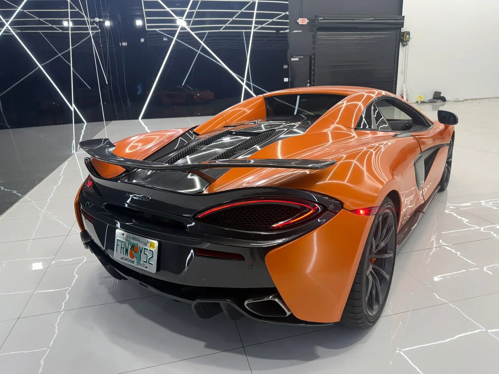 Used 2019 McLaren 570S Spider RWD image 16
