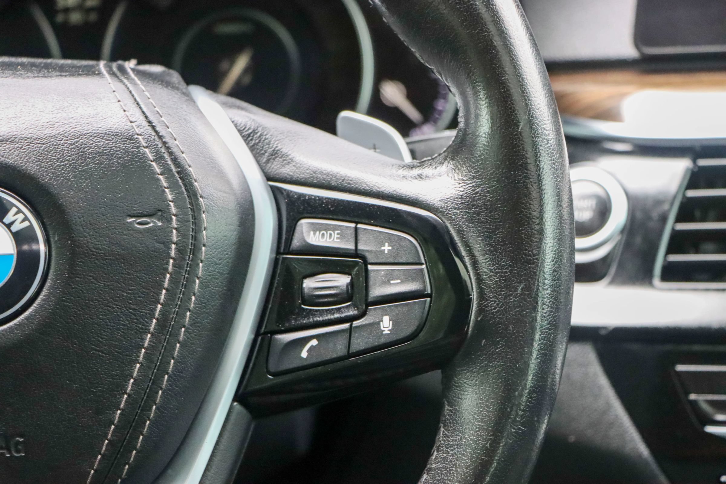 Used 2018 BMW 530e RWD image 29