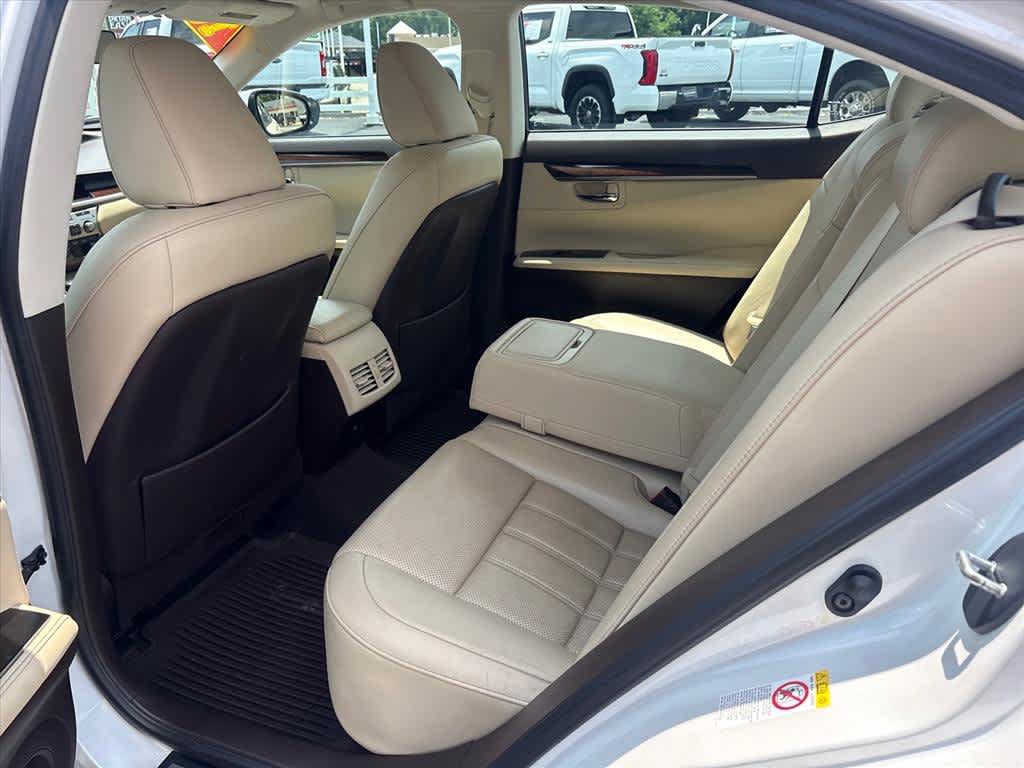 Used 2016 Lexus ES 350 w/ Luxury Package w/Wood Trim FWD image 9