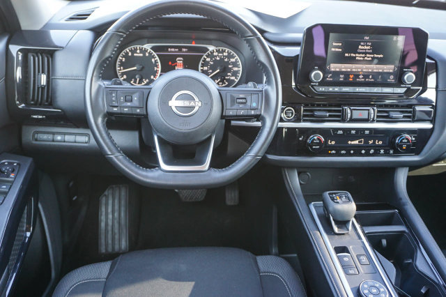 Used 2024 Nissan Pathfinder SV AWD/4WD image 12