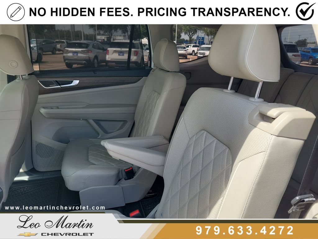 Used 2024 Volkswagen Atlas SEL Premium R-Line AWD/4WD image 9