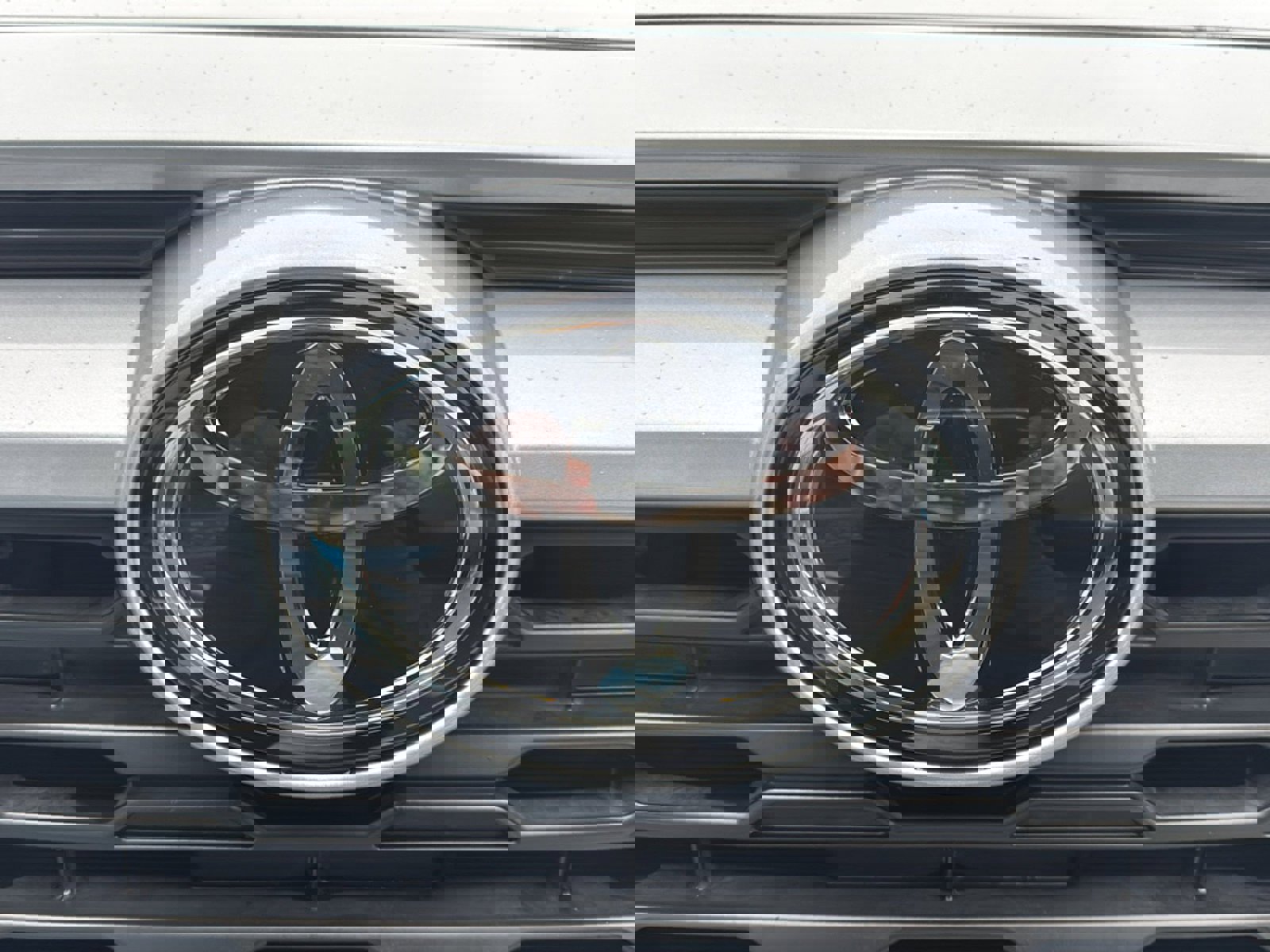 Used 2019 Toyota RAV4 XLE Premium w/ All Weather Liner Package image 46