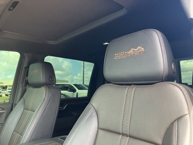 Used 2025 Chevrolet Silverado 3500 High Country w/ High Country Premium Package AWD/4WD image 26