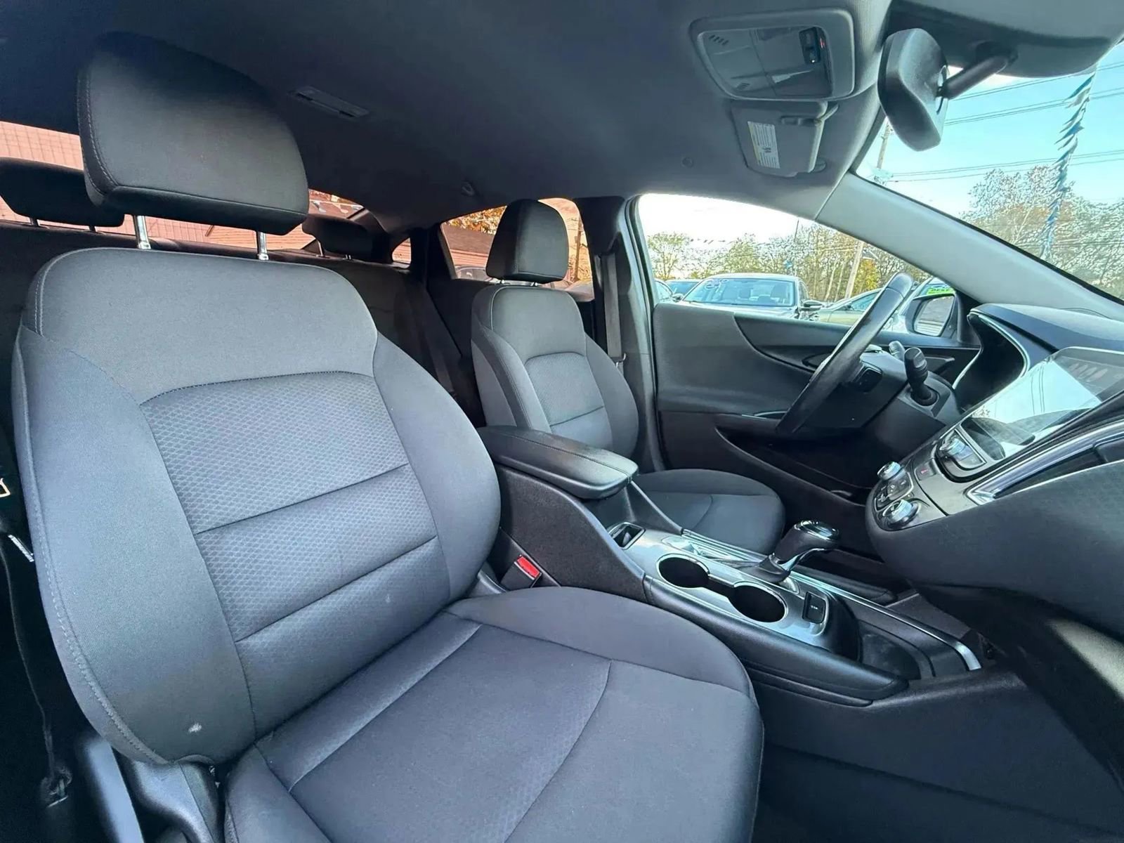 Used 2018 Chevrolet Malibu LT FWD image 49
